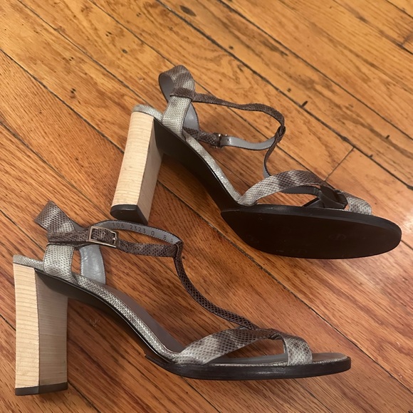 ICONIC GUCCI T STRAP HEELS SANDALS SIZE 8 - Picture 15 of 16
